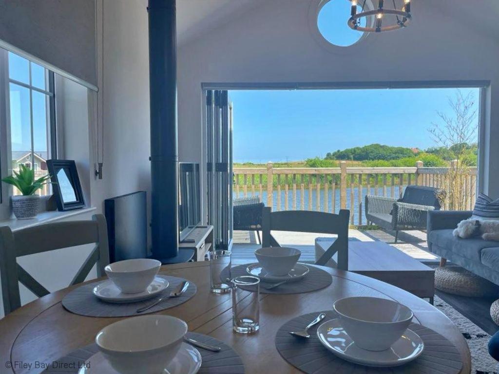 Lakeside Retreat At The Bay Filey, Sleeps 4, 2 Non-Shedding Dogs Welcome For Free Exterior foto